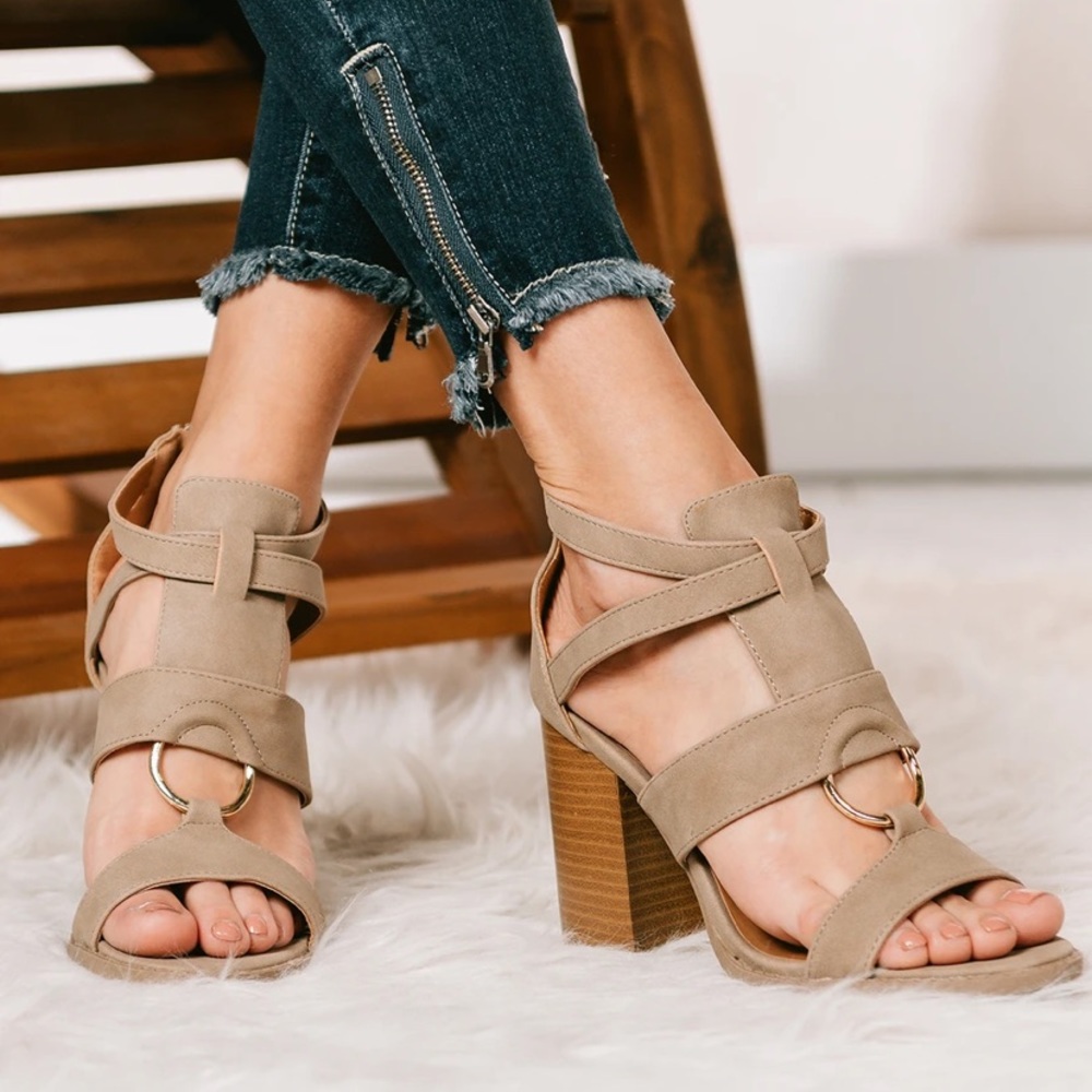 Say hello O-Ring sandals